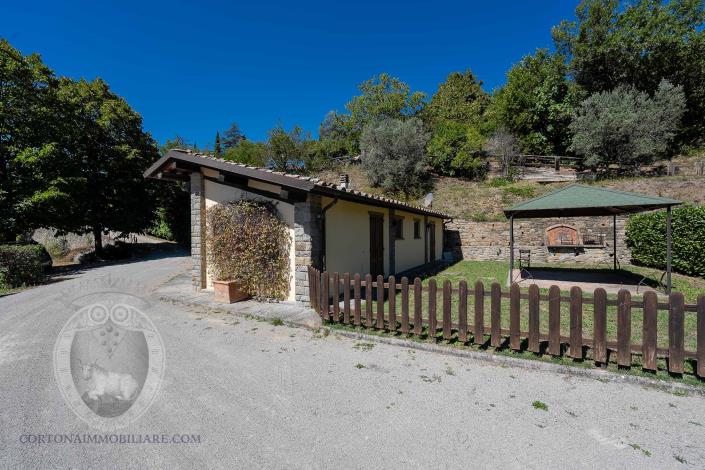 Image No.18-8 Bed Farmhouse for sale