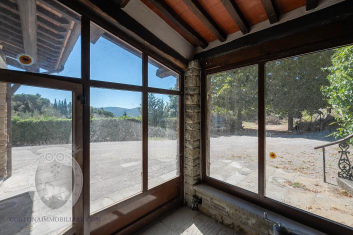 Image No.20-8 Bed Farmhouse for sale