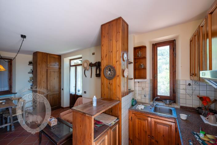 Image No.29-8 Bed Farmhouse for sale