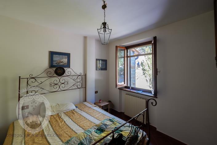 Image No.31-8 Bed Farmhouse for sale