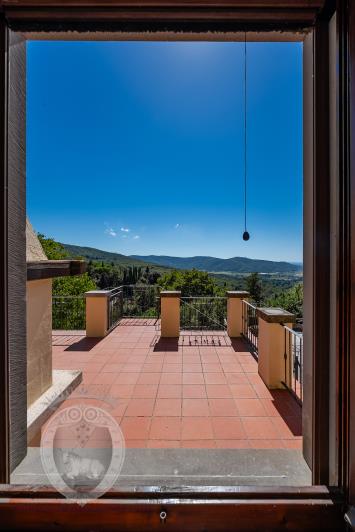 Image No.33-8 Bed Farmhouse for sale