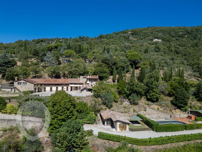 Image No.43-8 Bed Farmhouse for sale