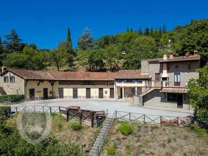 Image No.51-8 Bed Farmhouse for sale