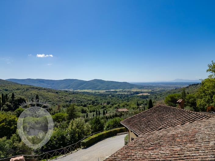 Image No.56-8 Bed Farmhouse for sale