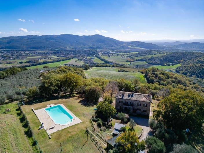 Image No.1-Ferme de 4 chambres à vendre à Corciano