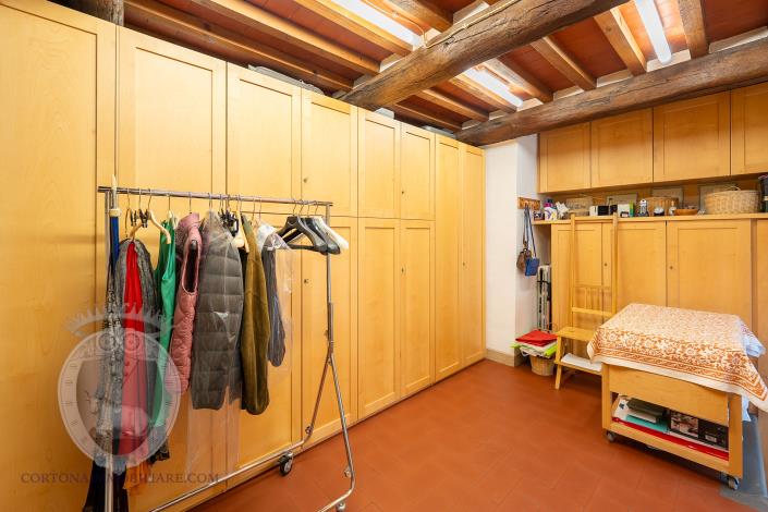 Image No.21-3 Bed Apartment for sale