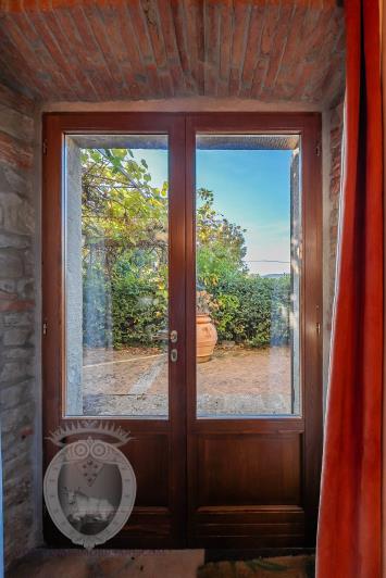 Image No.14-3 Bed Farmhouse for sale