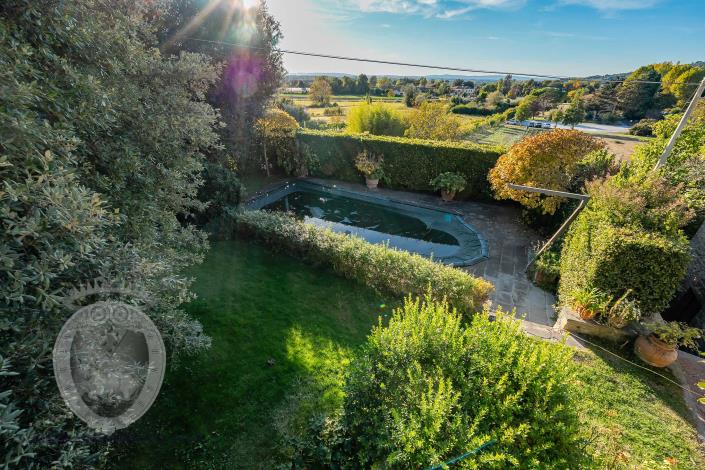 Image No.24-3 Bed Farmhouse for sale