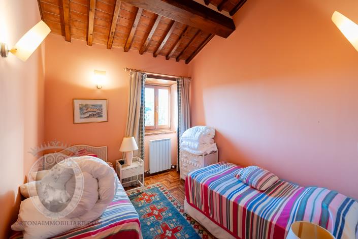 Image No.30-3 Bed Farmhouse for sale