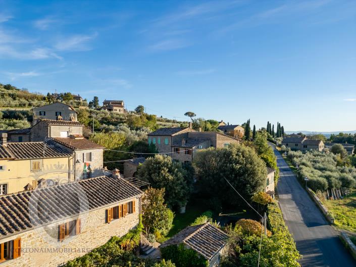 Image No.43-3 Bed Farmhouse for sale