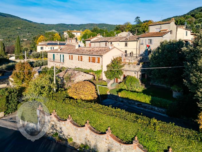 Image No.48-3 Bed Farmhouse for sale