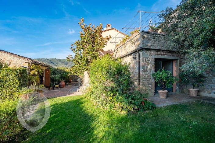 Image No.4-5 Bed Farmhouse for sale