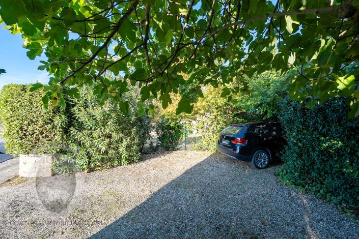 Image No.8-5 Bed Farmhouse for sale