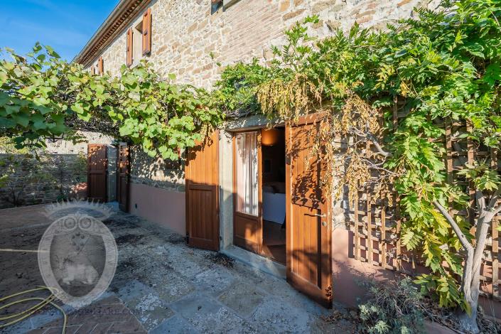 Image No.10-5 Bed Farmhouse for sale