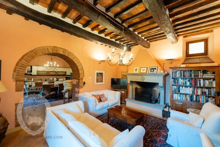 Image No.12-5 Bed Farmhouse for sale