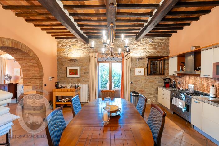 Image No.16-5 Bed Farmhouse for sale