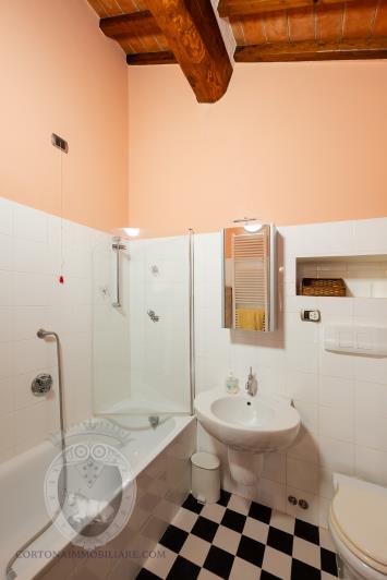 Image No.31-5 Bed Farmhouse for sale