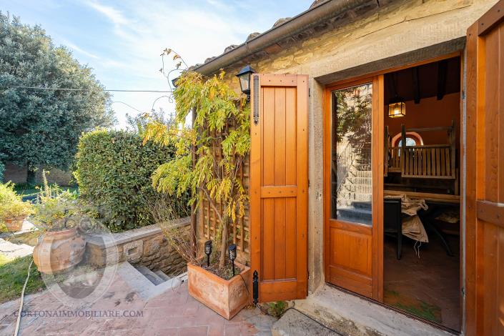 Image No.32-5 Bed Farmhouse for sale