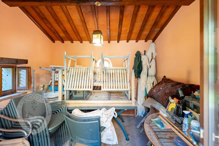 Image No.33-5 Bed Farmhouse for sale