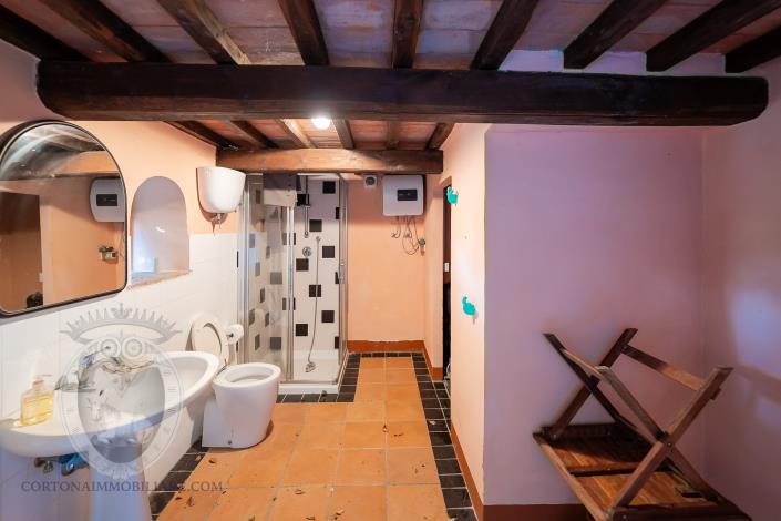 Image No.35-5 Bed Farmhouse for sale