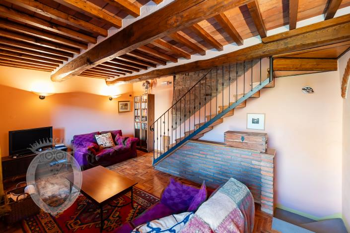 Image No.48-5 Bed Farmhouse for sale