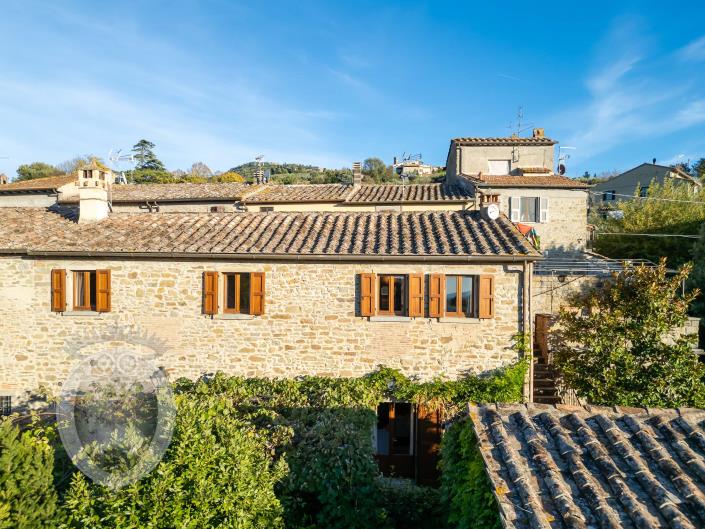 Image No.56-5 Bed Farmhouse for sale