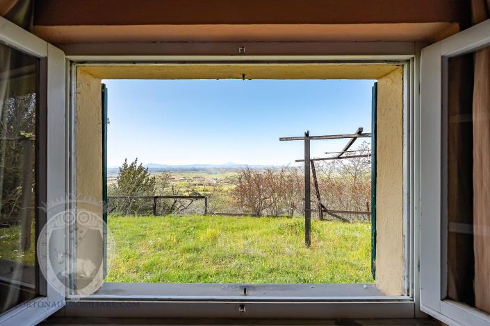 Image No.18-1 Bed Farmhouse for sale