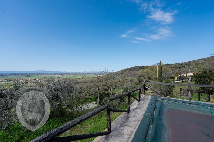 Image No.26-1 Bed Farmhouse for sale