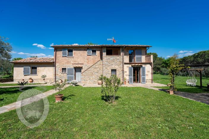 Image No.2-Ferme de 3 chambres à vendre à Cortona
