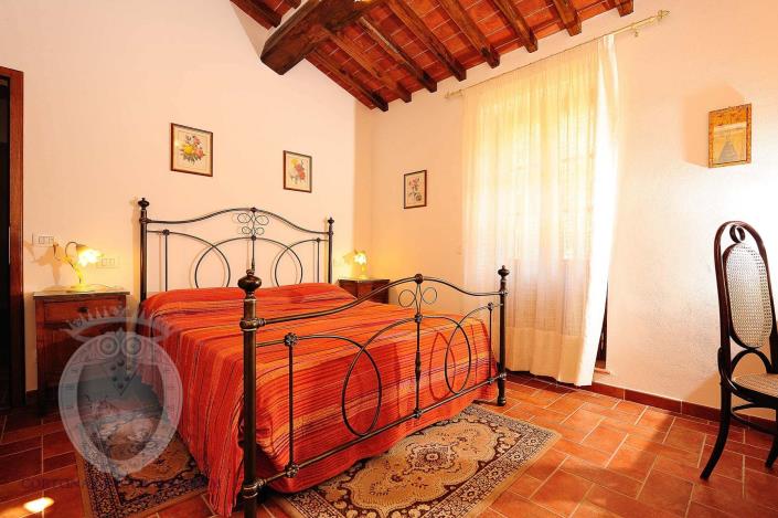 Image No.13-4 Bed Farmhouse for sale