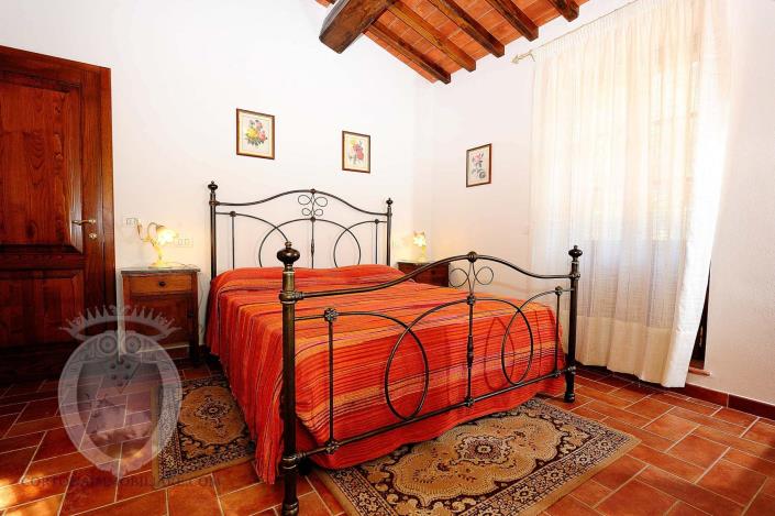 Image No.14-4 Bed Farmhouse for sale