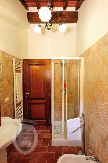 Image No.19-4 Bed Farmhouse for sale