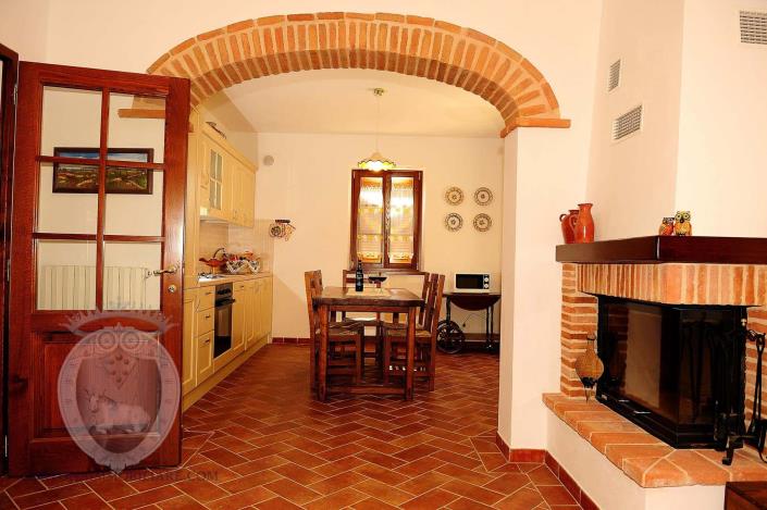 Image No.33-4 Bed Farmhouse for sale