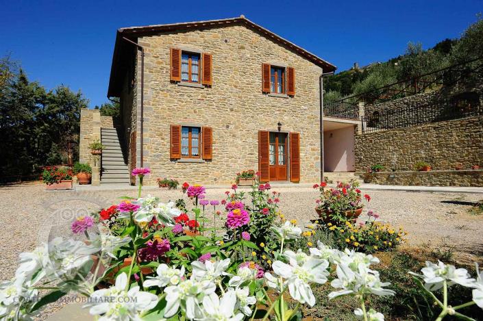 Image No.41-4 Bed Farmhouse for sale