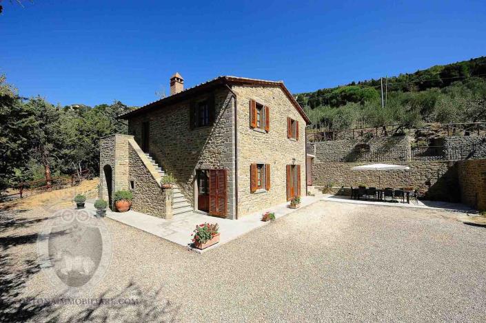 Image No.47-4 Bed Farmhouse for sale