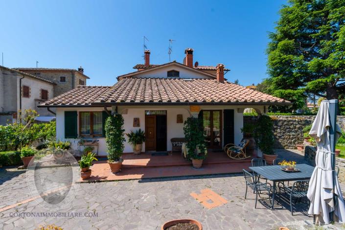 Image No.7-3 Bed Farmhouse for sale