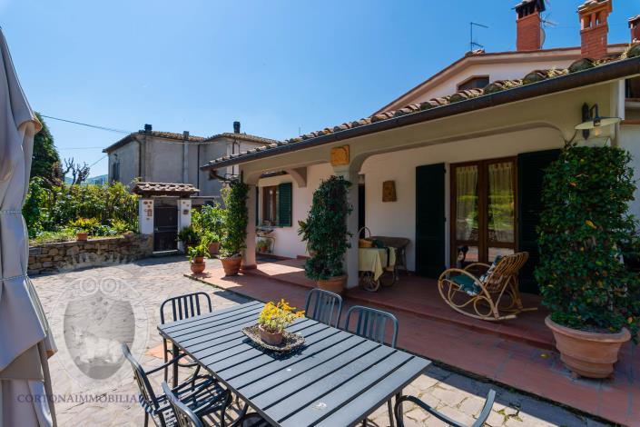 Image No.9-3 Bed Farmhouse for sale