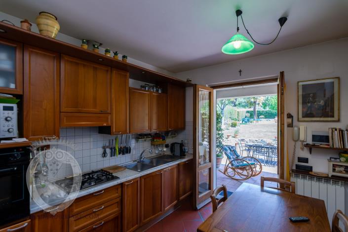 Image No.13-3 Bed Farmhouse for sale