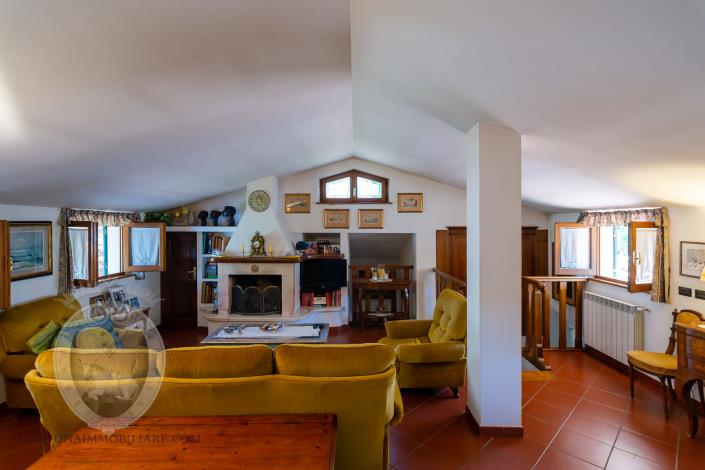 Image No.16-3 Bed Farmhouse for sale