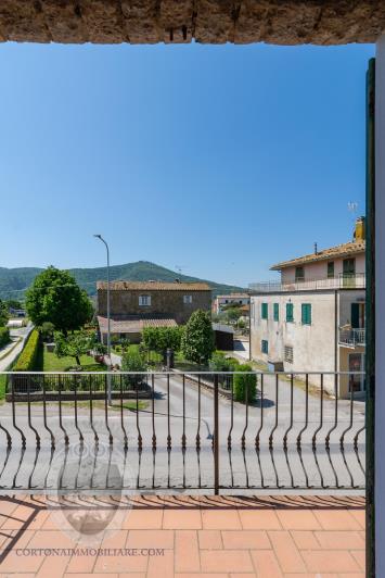 Image No.23-3 Bed Farmhouse for sale