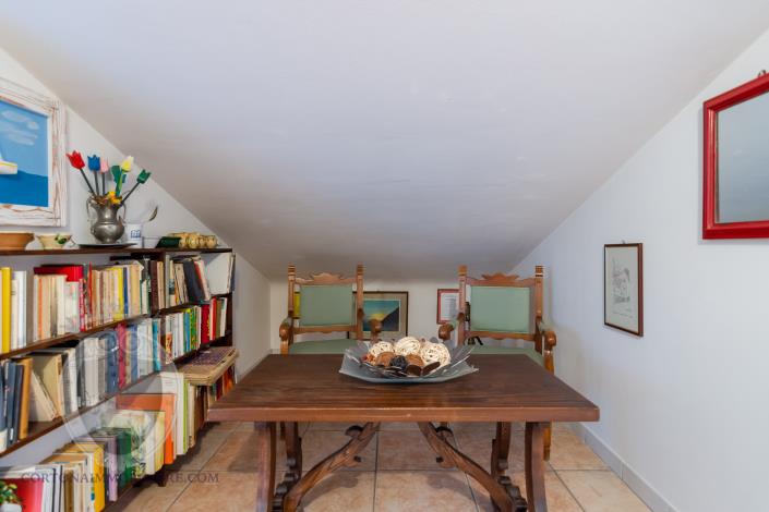 Image No.33-3 Bed Farmhouse for sale