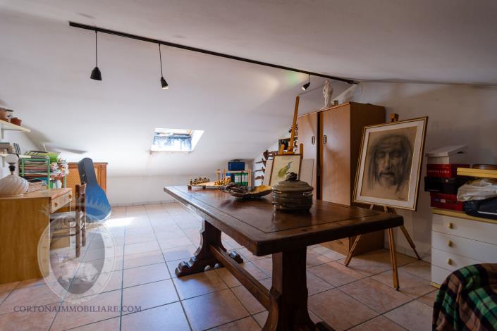 Image No.34-3 Bed Farmhouse for sale