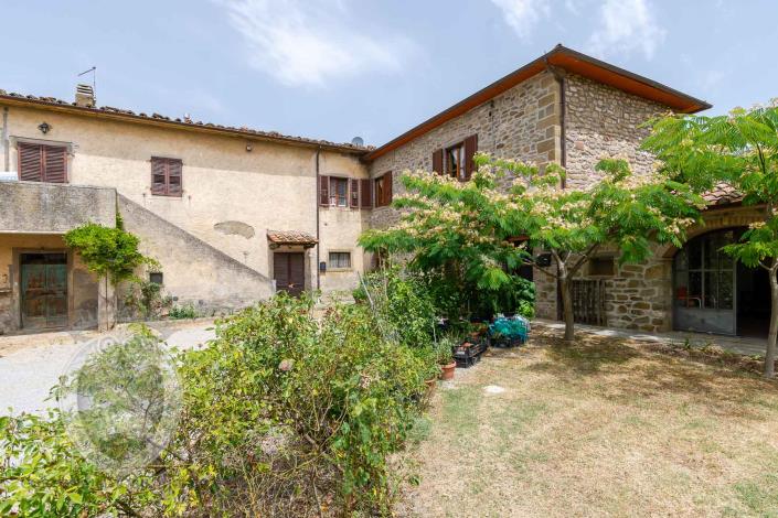 Image No.7-3 Bed Farmhouse for sale