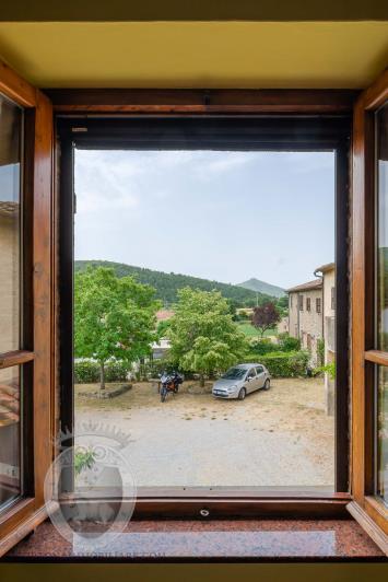 Image No.15-3 Bed Farmhouse for sale