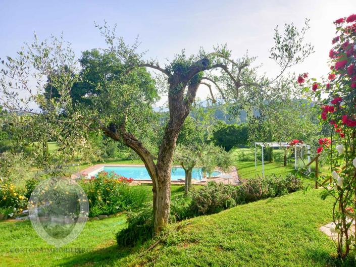 Image No.6-3 Bed Farmhouse for sale