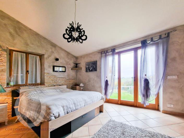 Image No.9-3 Bed Farmhouse for sale