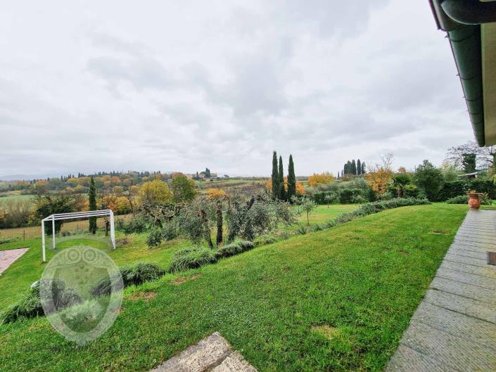 Image No.15-3 Bed Farmhouse for sale