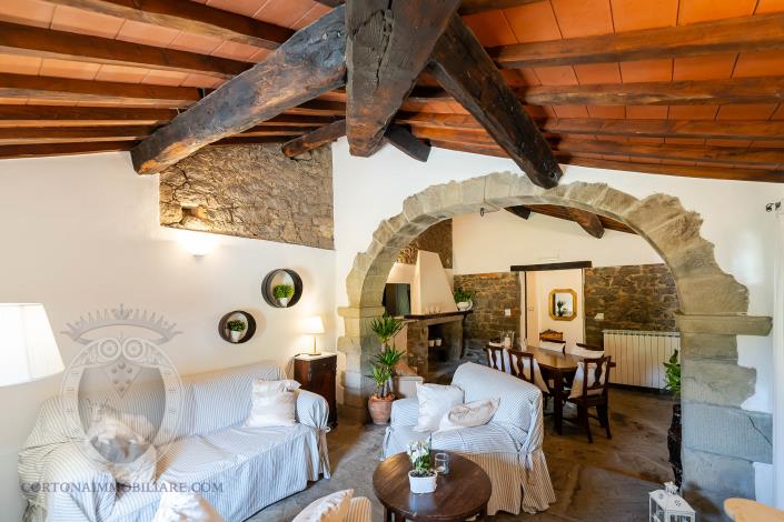 Image No.24-12 Bed Farmhouse for sale