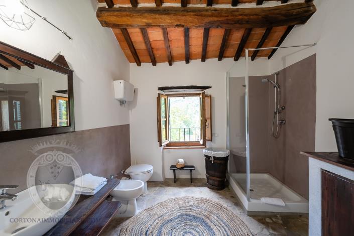 Image No.27-12 Bed Farmhouse for sale