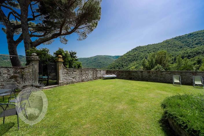 Image No.35-12 Bed Farmhouse for sale